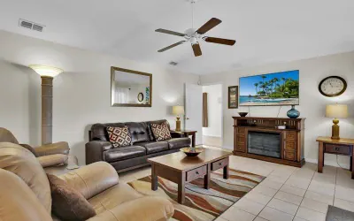 Photo 4 - Stunning South Facing Pool & Spa home near Disney