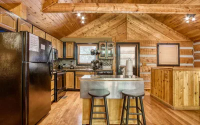 Photo 4 - XXX 4 Bedroom Cabin