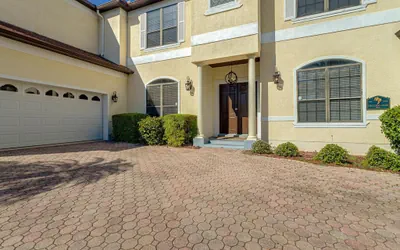 Photo 4 - Spacious 7 Bedroom Home Close to Disney