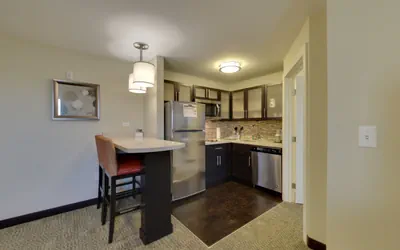 Photo 4 - 1 Bdrm 1 Kng Hear Access Roll In Shwr Ns