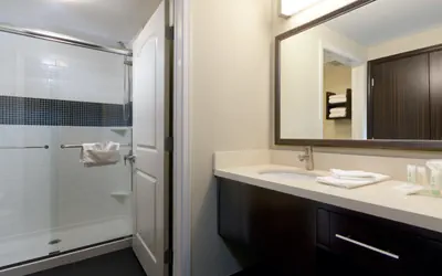 Photo 3 - 1 Bdrm Suite 2 Dbl Nonsmoke