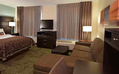 Photo 2 - Studio Suite 1 Queen Bed Nonsmoking
