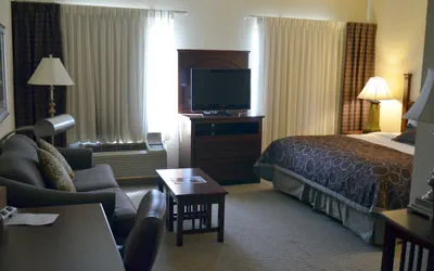 Photo 2 - Studio Suite With 1 King Bed Nonsmoking