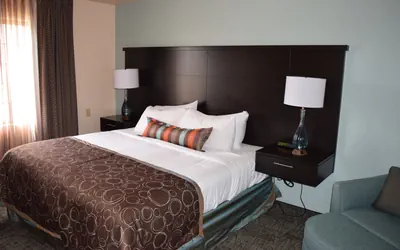 Photo 3 - 2 Bedroom Suite for 6