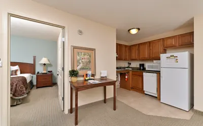 Photo 2 - 2 Bdrm 2 Bath Hear Accessible Tub Nosmk