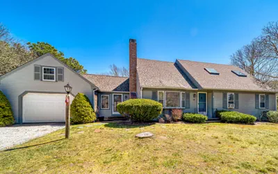 Photo 2 - 4 Bed + 3 Bath