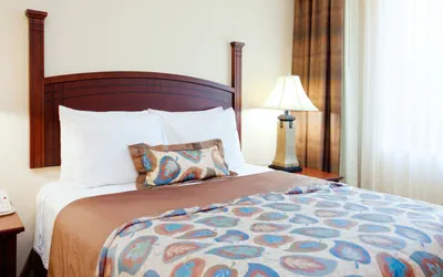 Photo 3 - 1 Bdrm Suite With 1 Queen Bed Nonsmoking