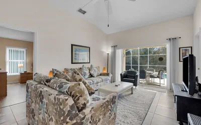 Photo 4 - Serene 4 bed home with lake and conservation views
