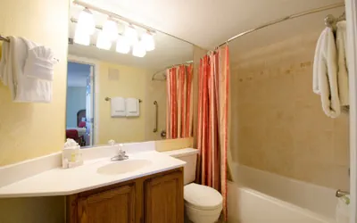 Photo 5 - Beachfront 2 Bedroom Suite