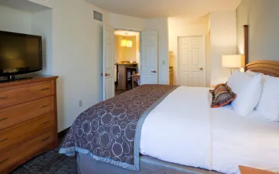 Photo 4 - 1 Bedroom Suite | King Bed