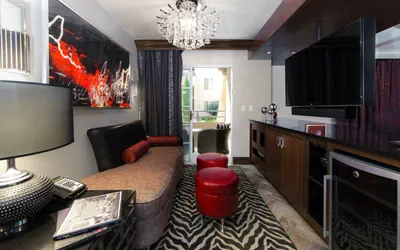Photo 2 - 1 King Bed Signature Villa