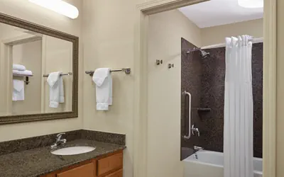 Photo 4 - 1Bdrm Ste 2Beds 1King 1 Queen Nonsmoking