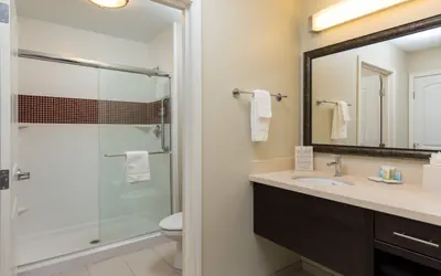 Photo 3 - 1 King Bed 1 Bedroom Suite Nonsmoking