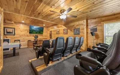 Photo 4 - 5 Bedroom Cabin