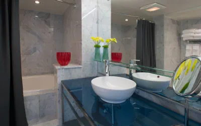 Photo 4 - PS | Patron King Suite