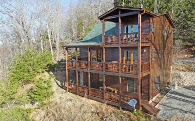 Photo 2 - Enchanted Lookout Lodge - Morganton GA