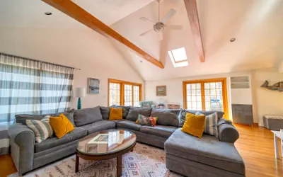 Photo 3 - 4 Bed + 3 Bath