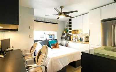 Photo 4 - 1 bedroom con with free parking!