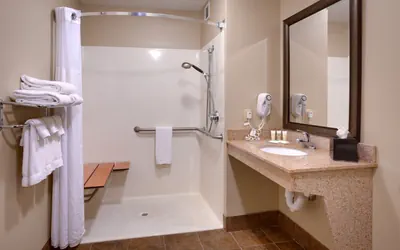Photo 4 - 1 Bdrm 2 Qn Access Roll In Shwr Nosmk