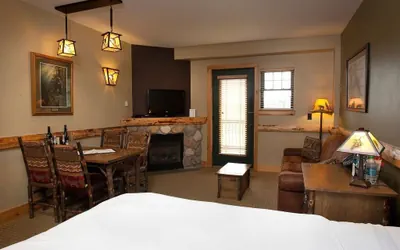 Photo 3 - Northwoods Suite