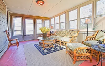 Photo 2 - 2 Bedroom + Loft Cottage