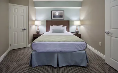 Photo 2 - Queen Suite for 2