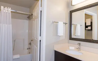 Photo 5 - 1 Bedroom Suite 1 Queen Bed Nonsmoking