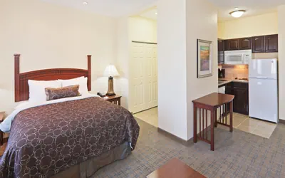 Photo 2 - Studio Suite W 1 Queen Bed Nonsmoking