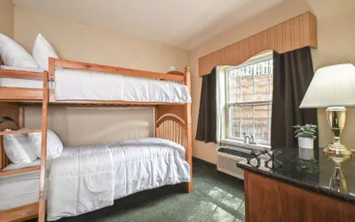Photo 3 - Two Bedroom Suite with Bunkbeds for 6