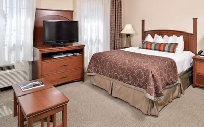 Photo 4 - 1 Queen Bed Studio Suite Nonsmoking