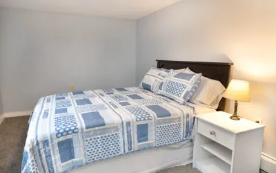 Photo 4 - 4 Bed + 2.5 Bath