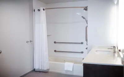 Photo 4 - 1 Bdrm 1 Kng Hear Mobil Access Tub Nosmk
