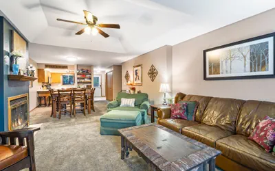 Photo 5 - 4 BR Townhouse