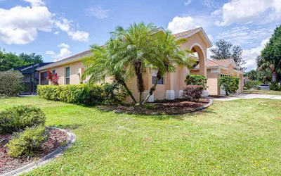 Photo 4 - Spacious 4 Bed South Facing Pool Villa Near Disney