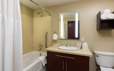 Photo 3 - 1 Bdrm King Suite View Nonsmoking