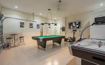 Photo 3 - Castaway Breeze-5 BR Pool Home w/ game room