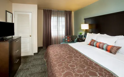 Photo 4 - 2 Bedroom Suite for 6