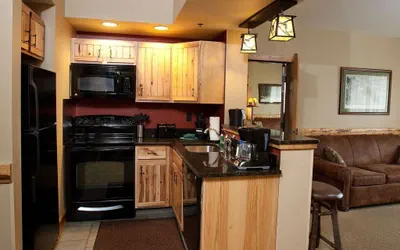 Photo 3 - Cedar River Suite