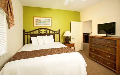 Photo 5 - 3 BR 2 Bath Suite