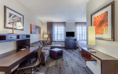 Photo 2 - Executive Studio Suite 1 King Bed Nonsmk