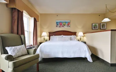 Photo 3 - Junior King Suite for 3