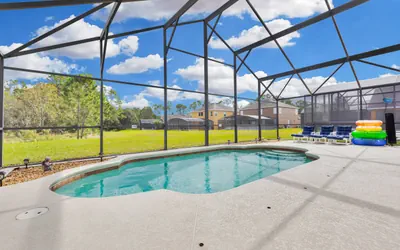 Photo 3 - Fabulous Three-bedroom Villa - Privacy & South Facing Pool