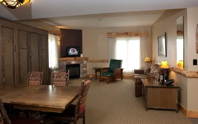 Photo 2 - Ledge Rock Suite