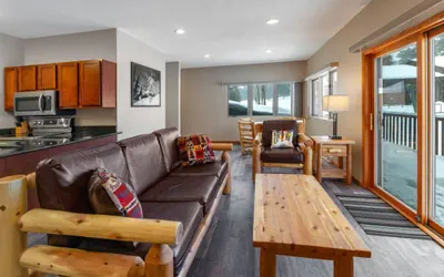Photo 3 - XXX Upper Cedar Haus for 5