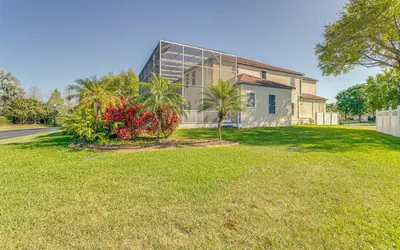 Photo 2 - Spacious 7 Bedroom Home Close to Disney