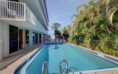 Photo 5 - 2 Bedroom Waterfront Pool Side!