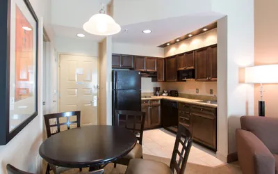 Photo 2 - 1 Bedroom Suite - 2 Queen beds