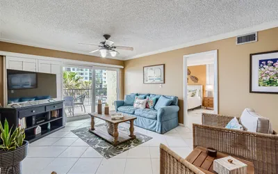 Photo 2 - Two Bedroom Condo with Ocean View