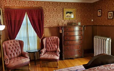 Photo 2 - Historic Victorian Inn - Wine Suite - KP117Wine