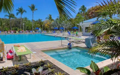 Photo 3 - Toes in the Sand - Huge Pool, Ocean View, Pool Cafe, Marina Cafe